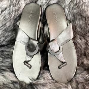 Merona Size 9 Sandal Thong gold color Silver ring detail women's  shoe